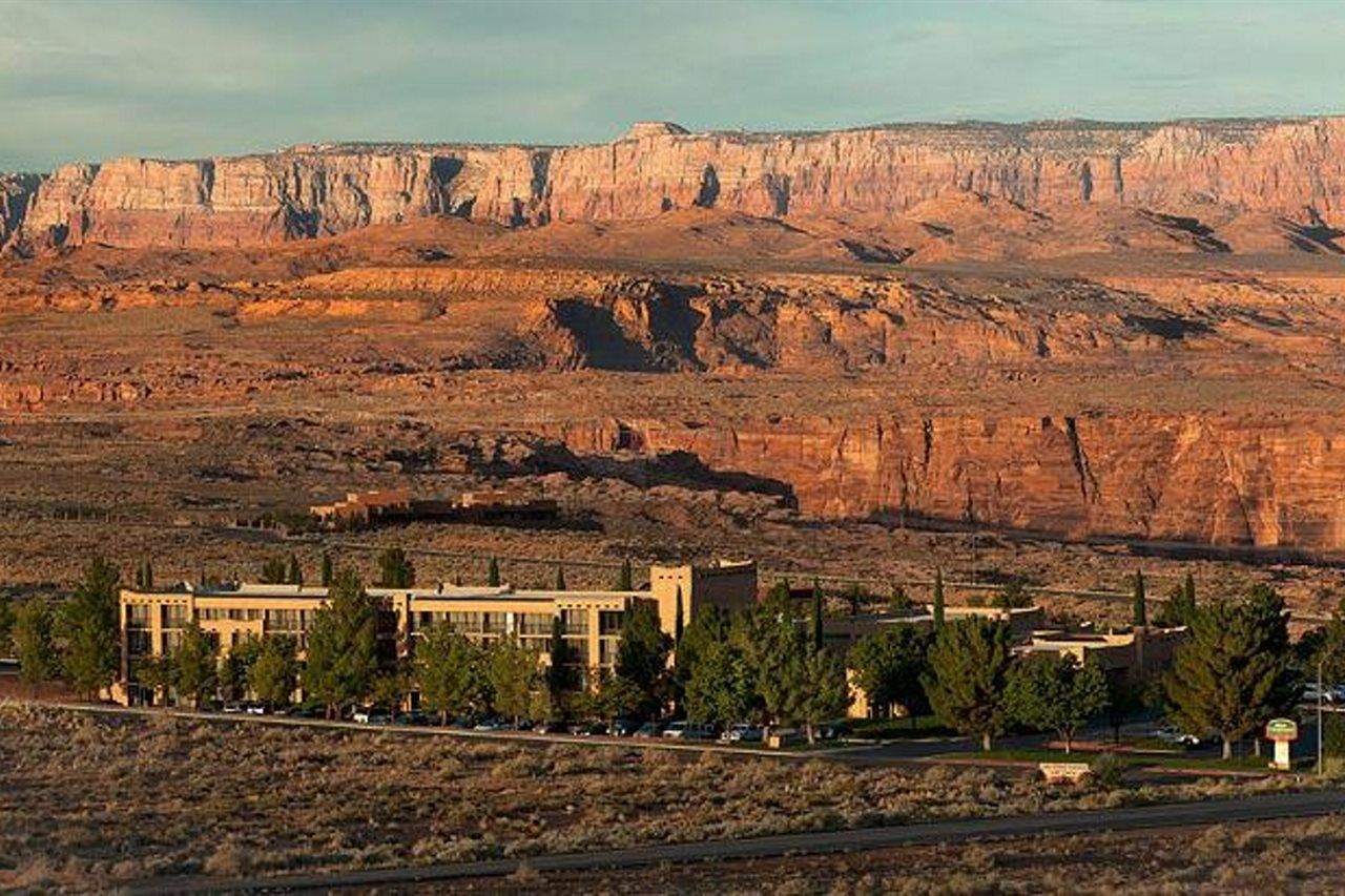 Courtyard Page At Lake Powell Exterior photo